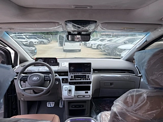 HYUNDAI STARIA 2025