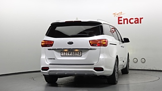 KIA CARNIVAL 2018