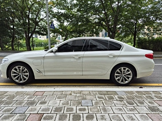 BMW 5-SERIES G30 530e Luxury 2020