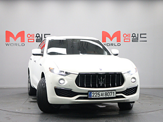 MASERATI LEVANTE 2020