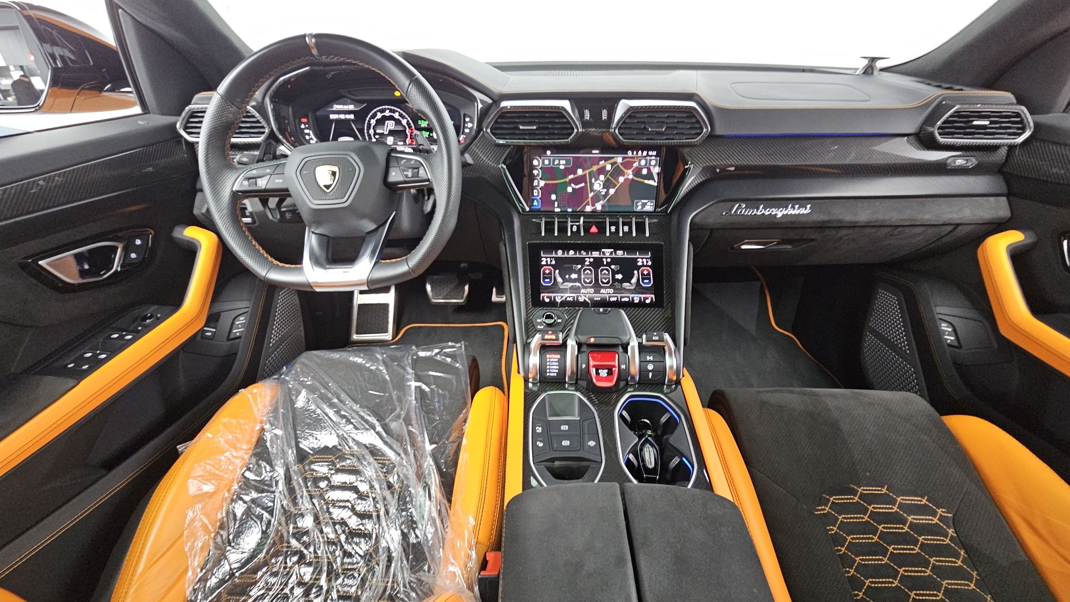 LAMBORGHINI URUS 2022