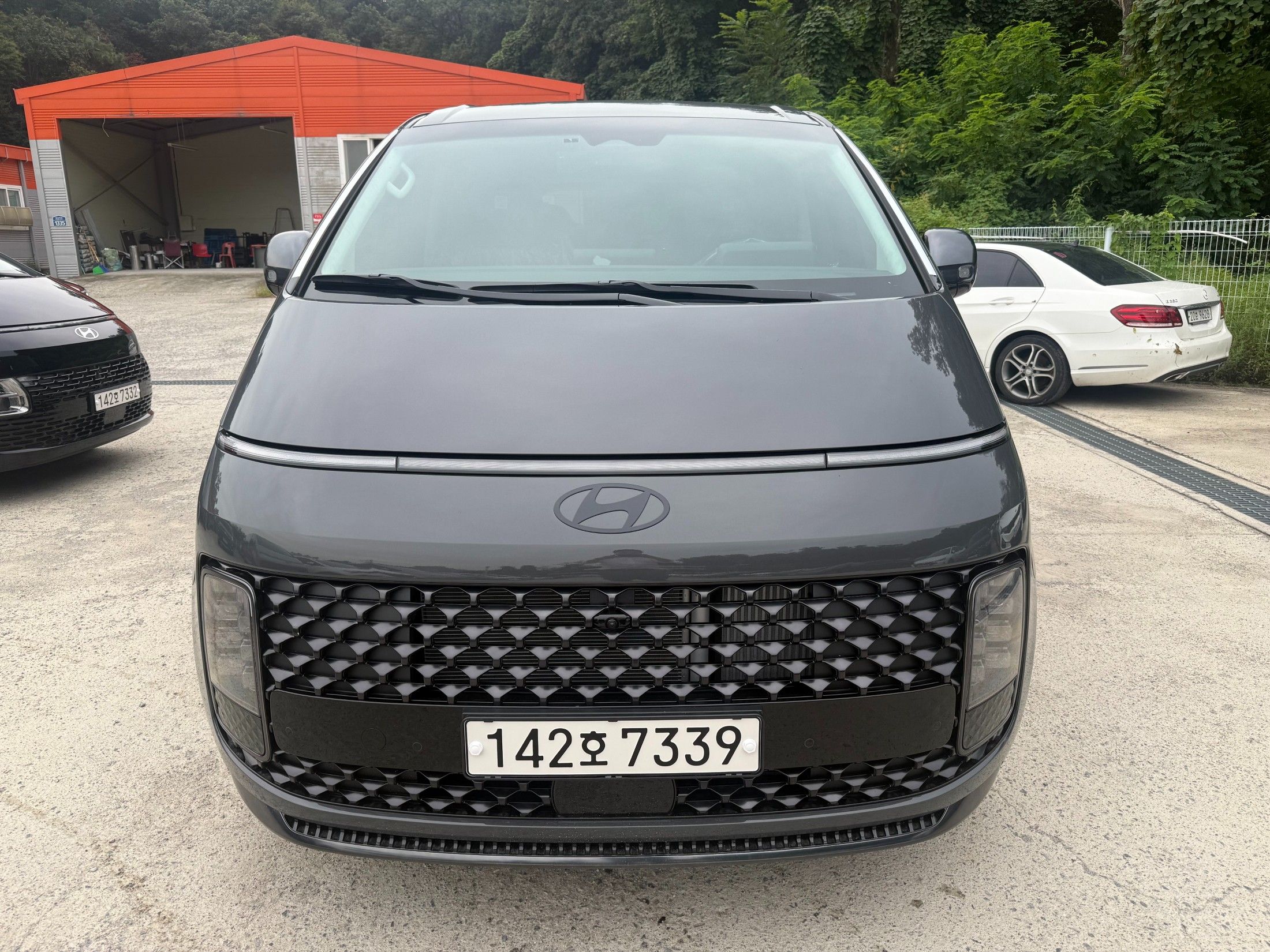 HYUNDAI STARIA 2025