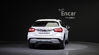 MERCEDES BENZ GLA-CLASS X156 2019