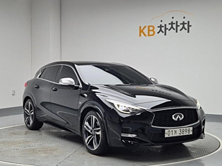 INFINITI Q30 2017
