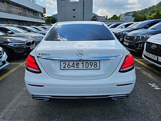 MERCEDES BENZ E-CLASS W213 2016