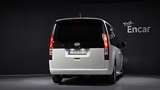 HYUNDAI STARIA 2025