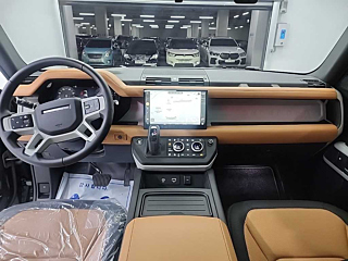 LAND ROVER DEFENDER L663 2024