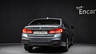 BMW 5-SERIES G30 2017