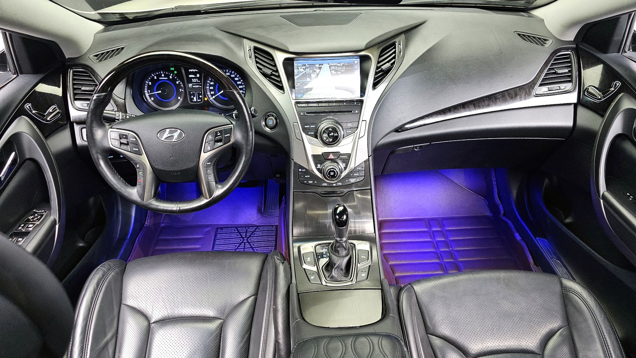 HYUNDAI GRANDEUR HG 2013