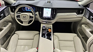 VOLVO XC60 2025