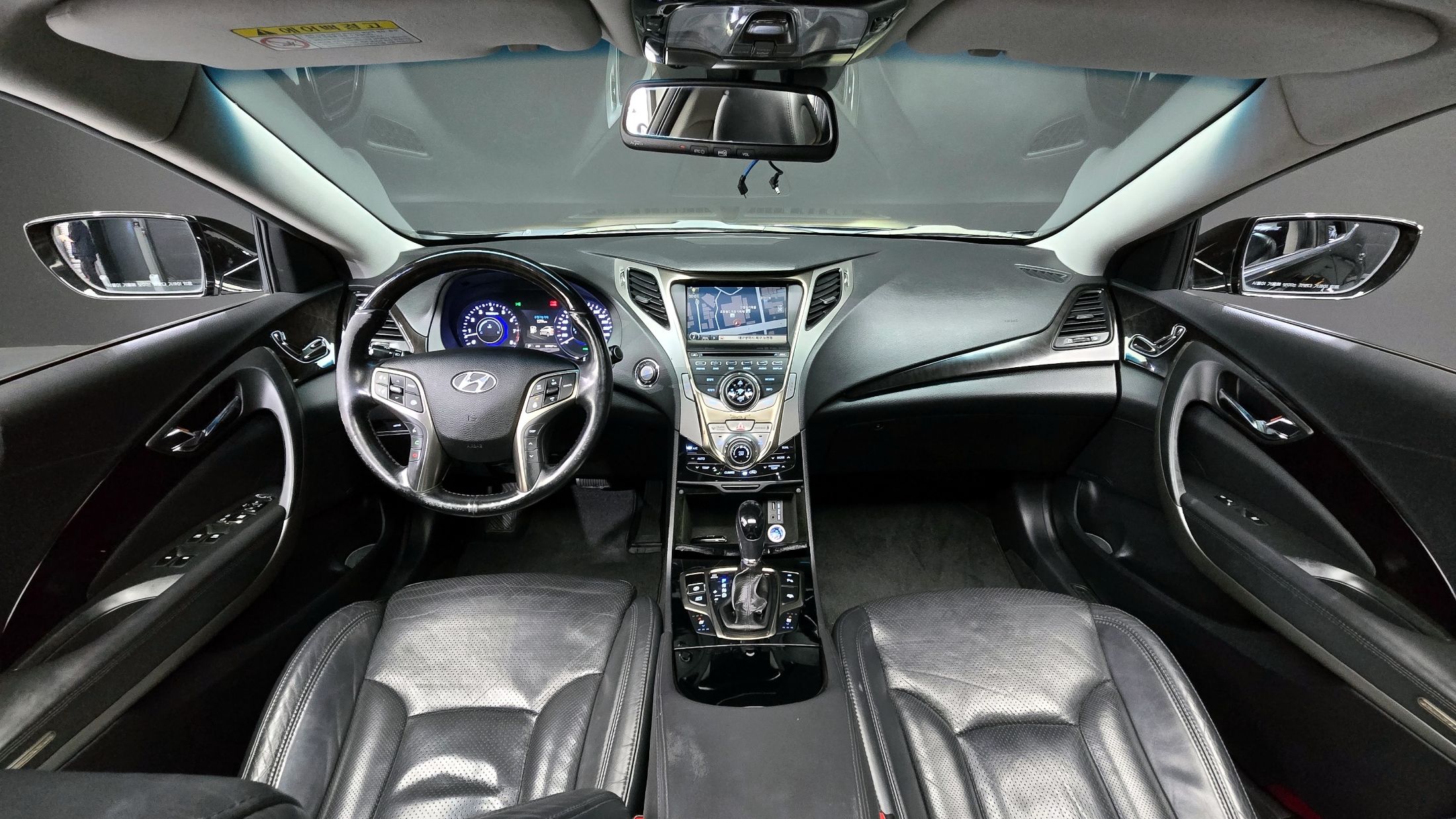 HYUNDAI GRANDEUR HG 2012