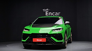 LAMBORGHINI URUS 2024