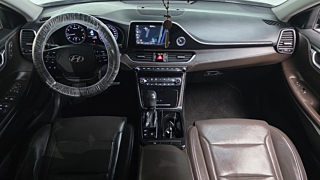 HYUNDAI GRANDEUR IG 2017