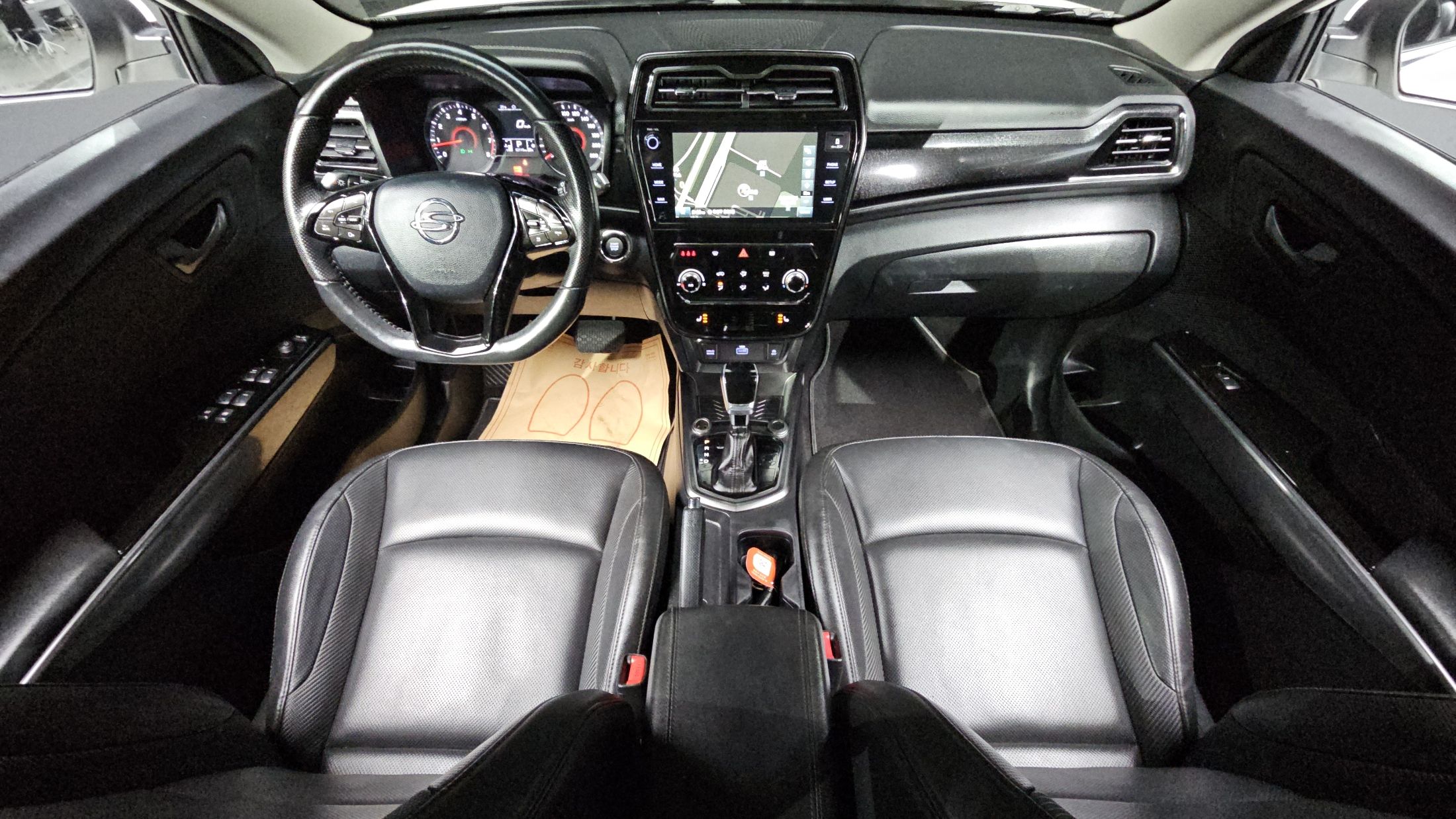 SSANGYONG TIVOLI VERY NEW 2021