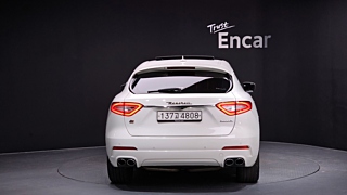 MASERATI LEVANTE 2020