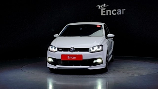 VOLKSWAGEN POLO 2015