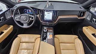 VOLVO XC60 2022