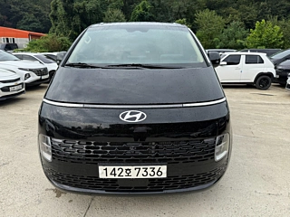 HYUNDAI STARIA 2025