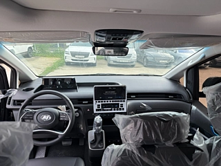 HYUNDAI STARIA 2025