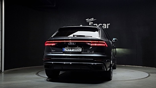 AUDI Q8 4M 2023