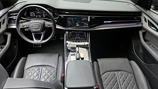 AUDI Q8 4M 2023