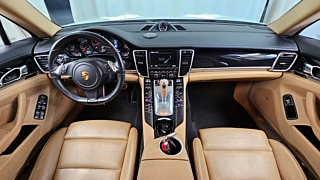 PORSCHE PANAMERA 2016