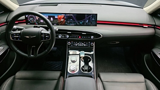 GENESIS GV70 2024
