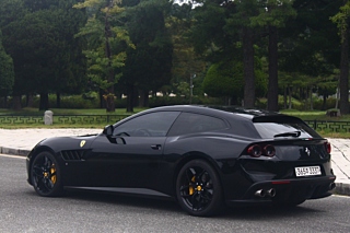 FERRARI GTC4 LUSSO 2019