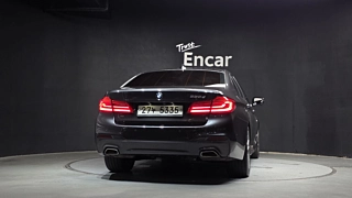 BMW 5-SERIES G30 2017