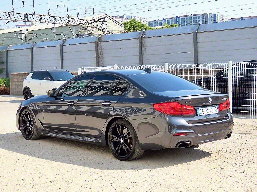 BMW 5-SERIES G30 2018