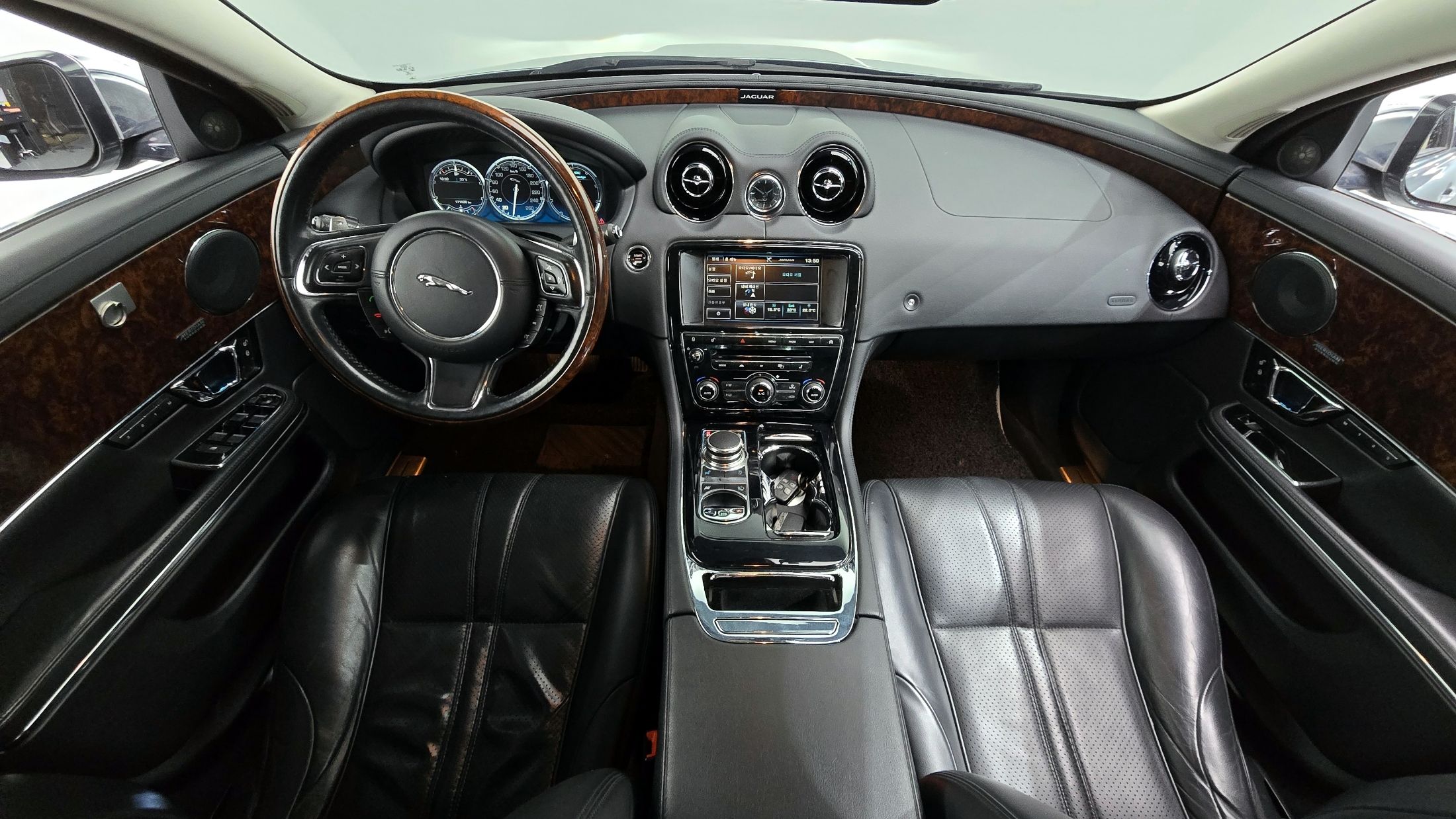JAGUAR XJ 2015