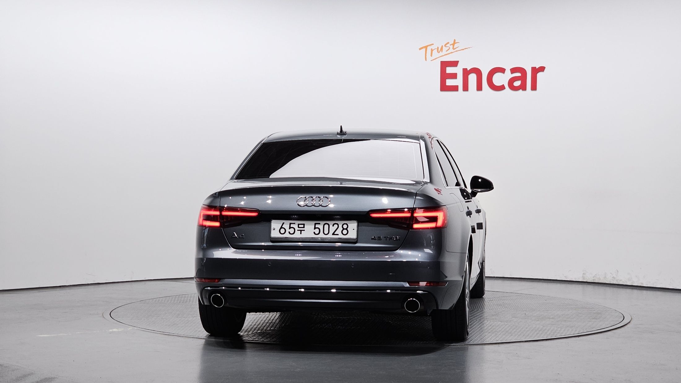 AUDI A4 B9 2016