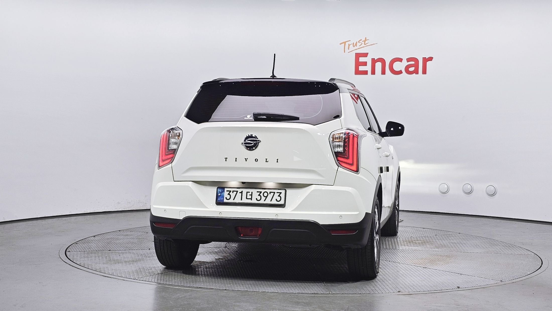 SSANGYONG TIVOLI VERY NEW 2021