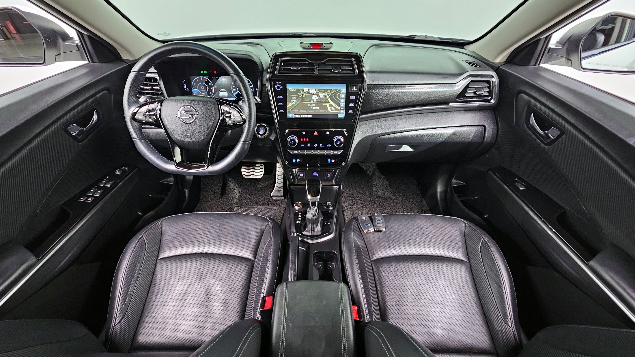 SSANGYONG TIVOLI VERY NEW 2021