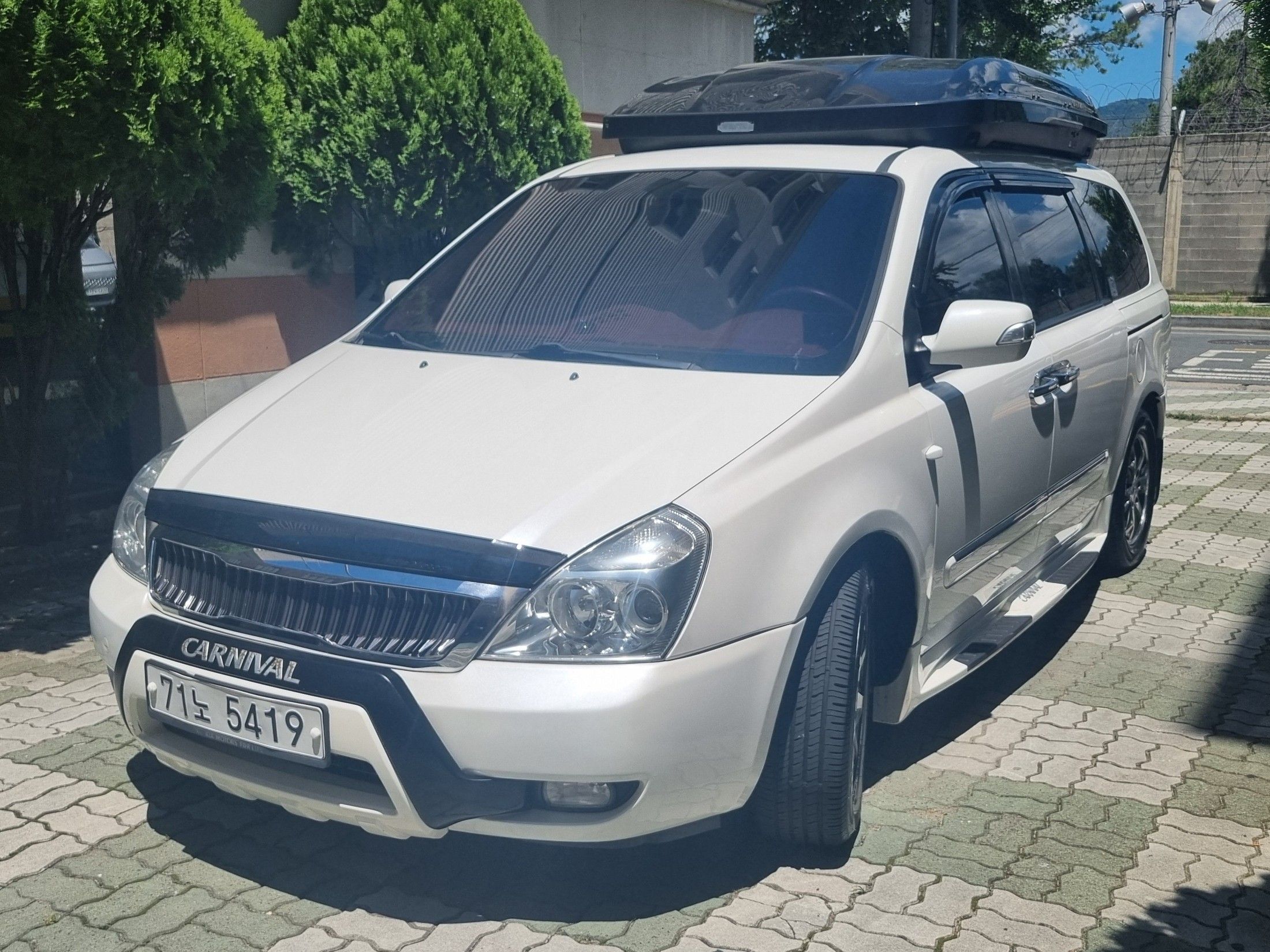KIA CARNIVAL R 2013