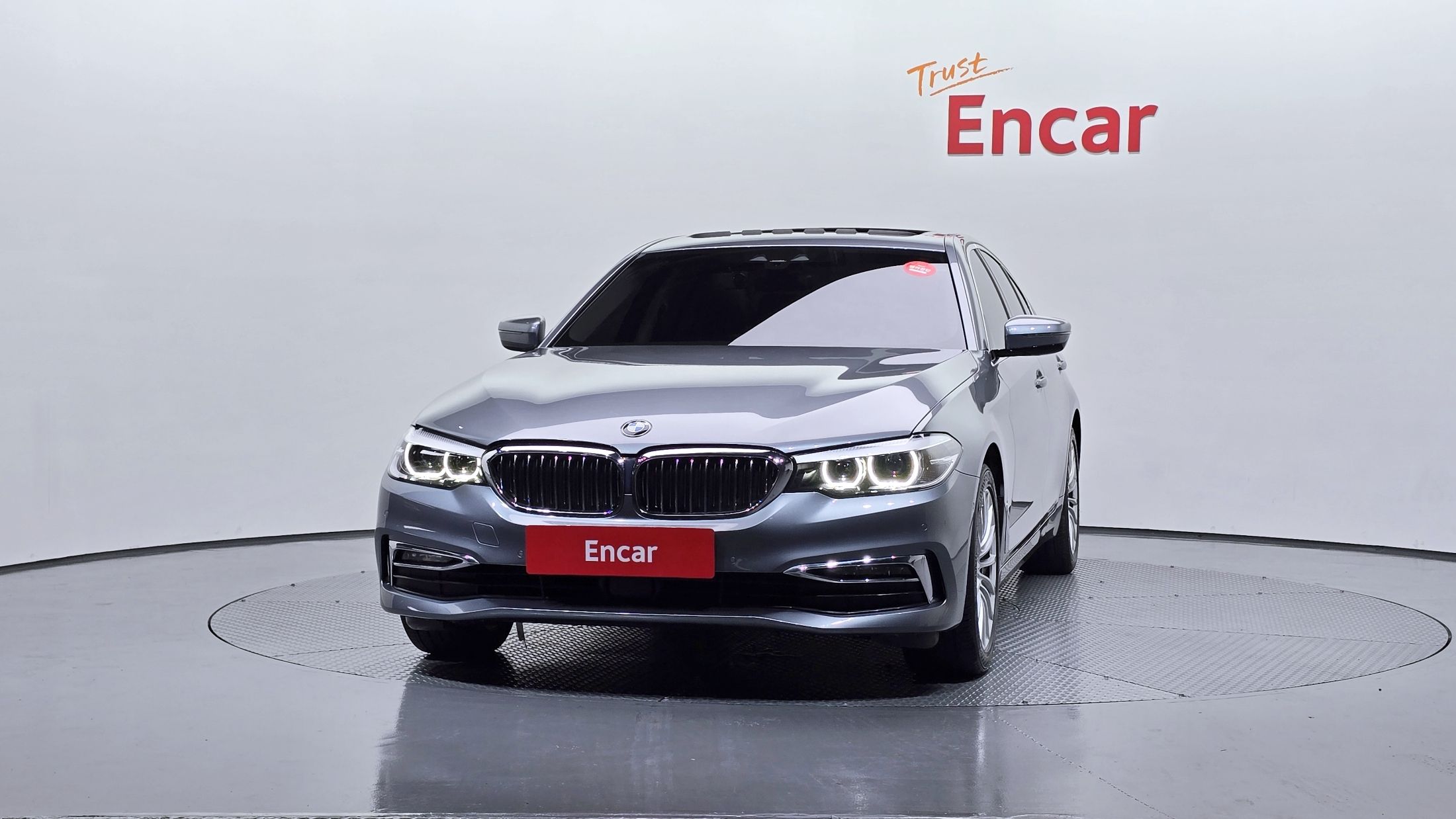 BMW 5-SERIES G30 2019
