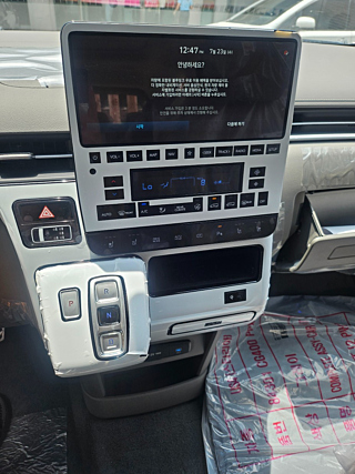 HYUNDAI STARIA 2025