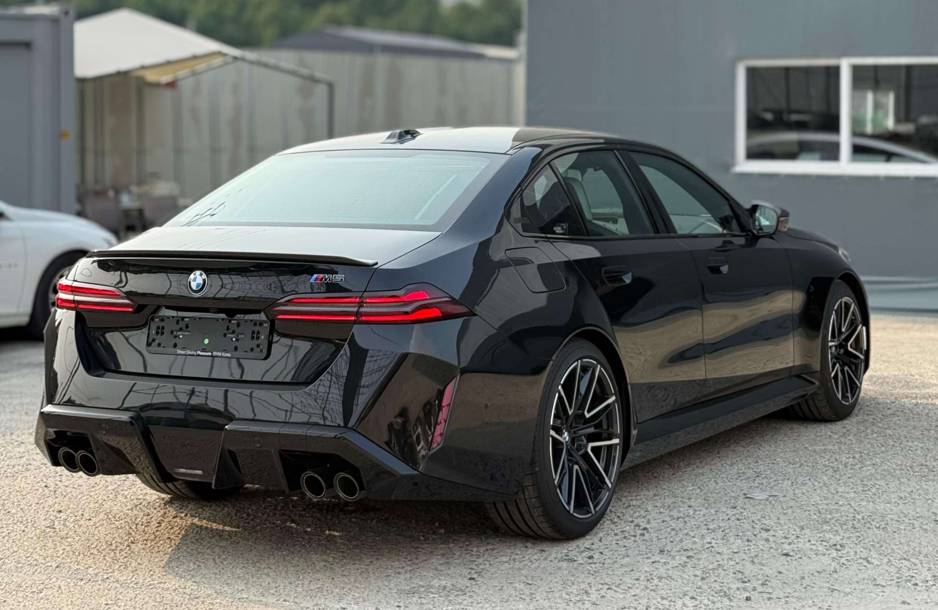 BMW M5 G90 2025
