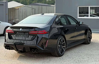 BMW M5 G90 2025