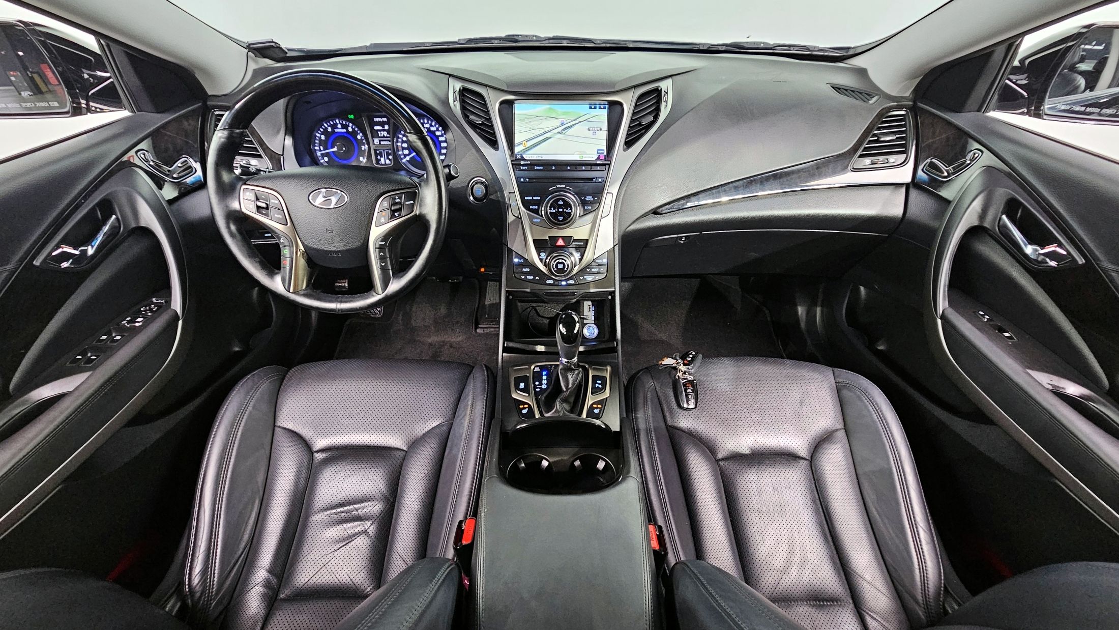 HYUNDAI GRANDEUR HG 2013