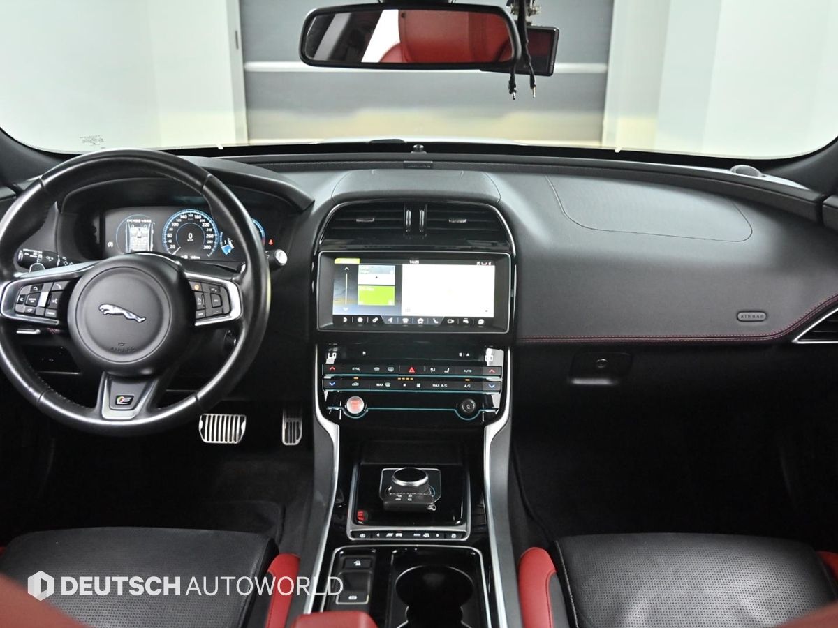 JAGUAR XE 2018