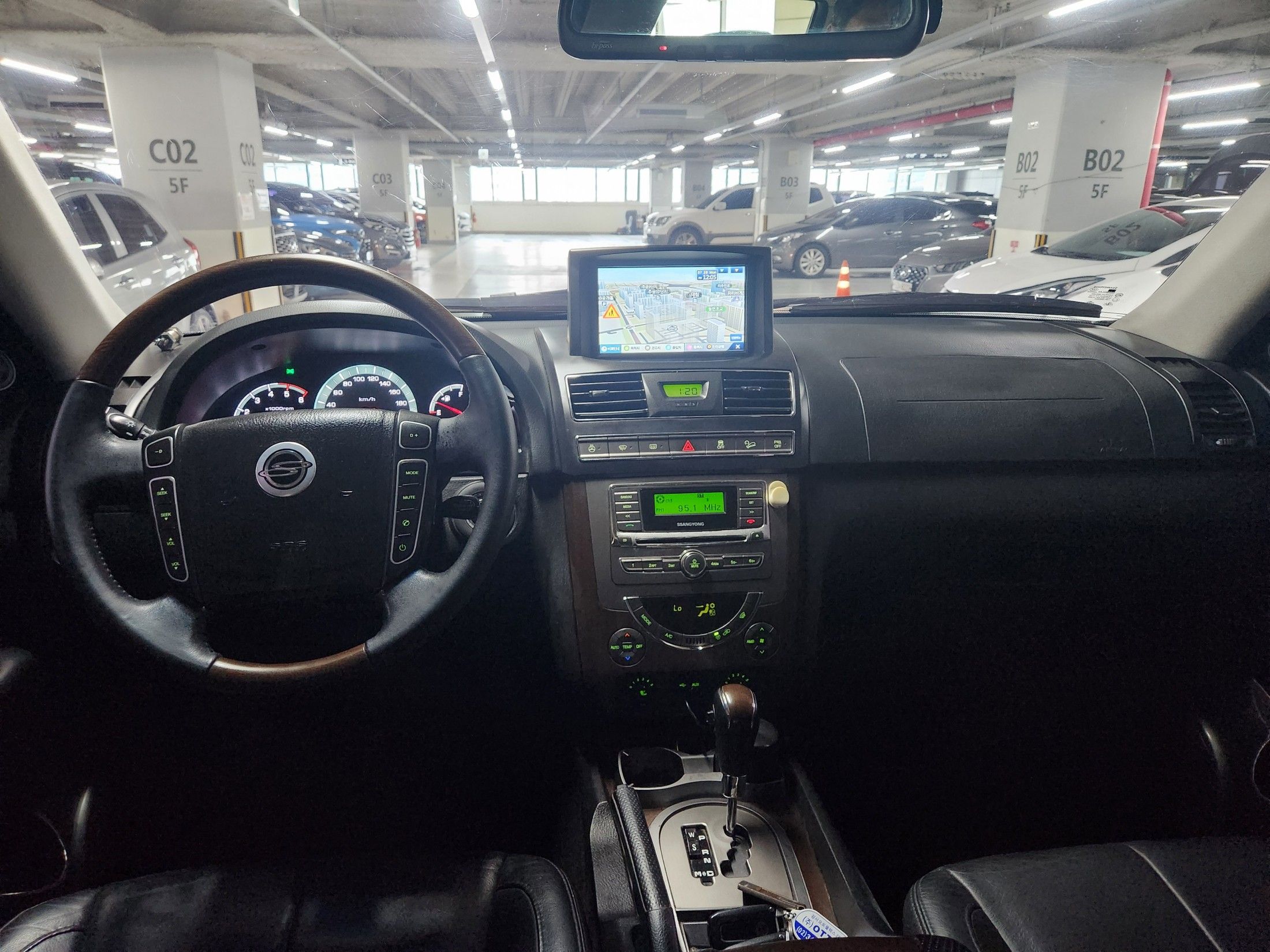 SSANGYONG REXTON W 2014