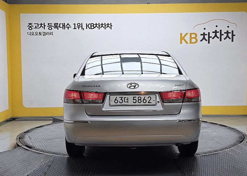 HYUNDAI NF SONATA TRANSFORM 2009