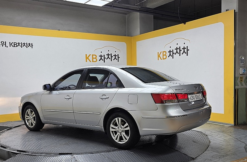 HYUNDAI NF SONATA TRANSFORM 2009