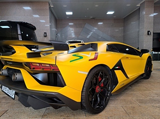 LAMBORGHINI AVENTADOR 2019