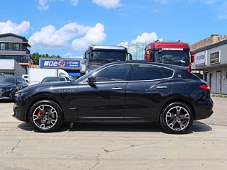 MASERATI LEVANTE 2020