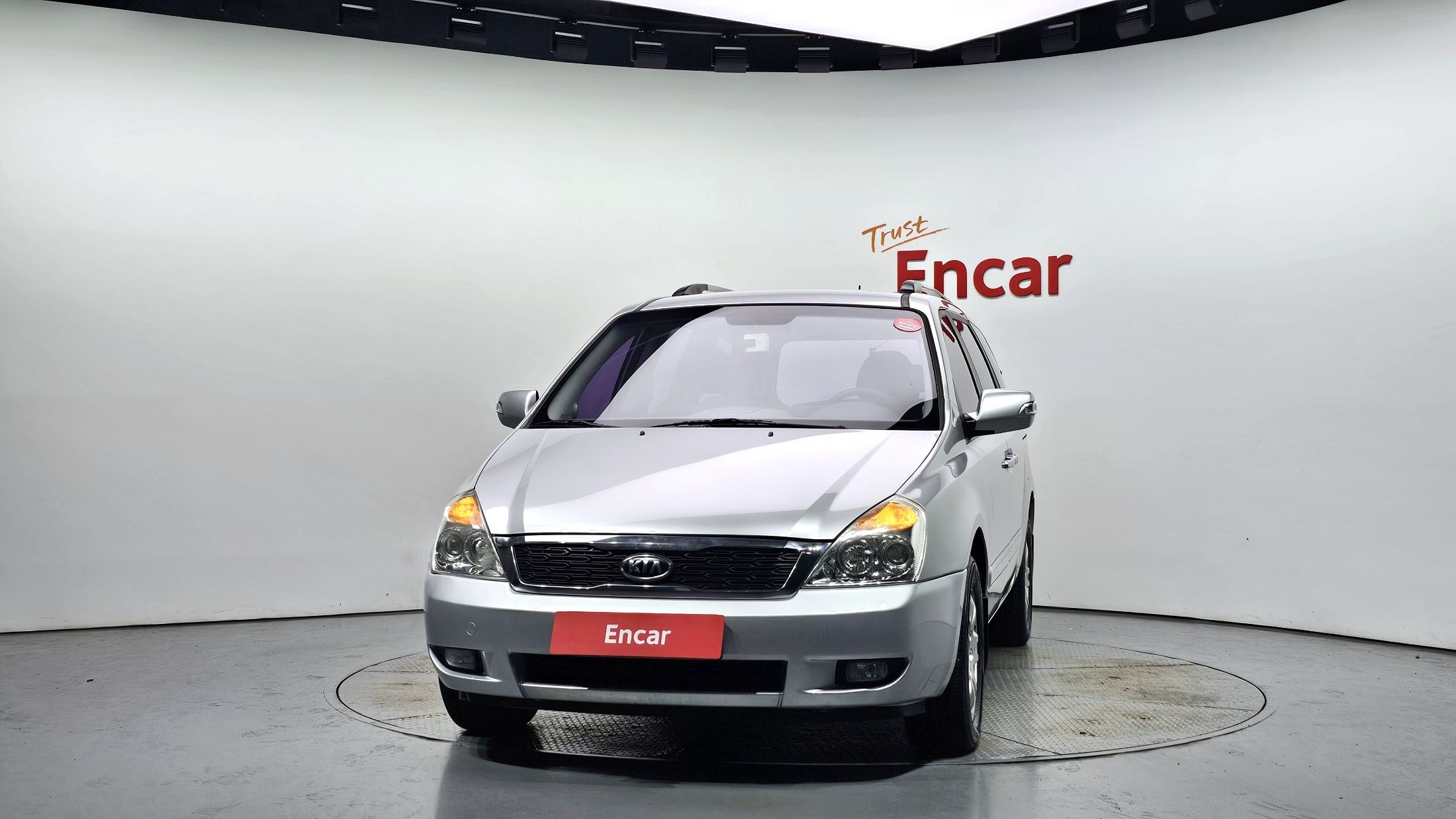 KIA CARNIVAL R 2012