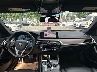 BMW 5-SERIES G30 2017