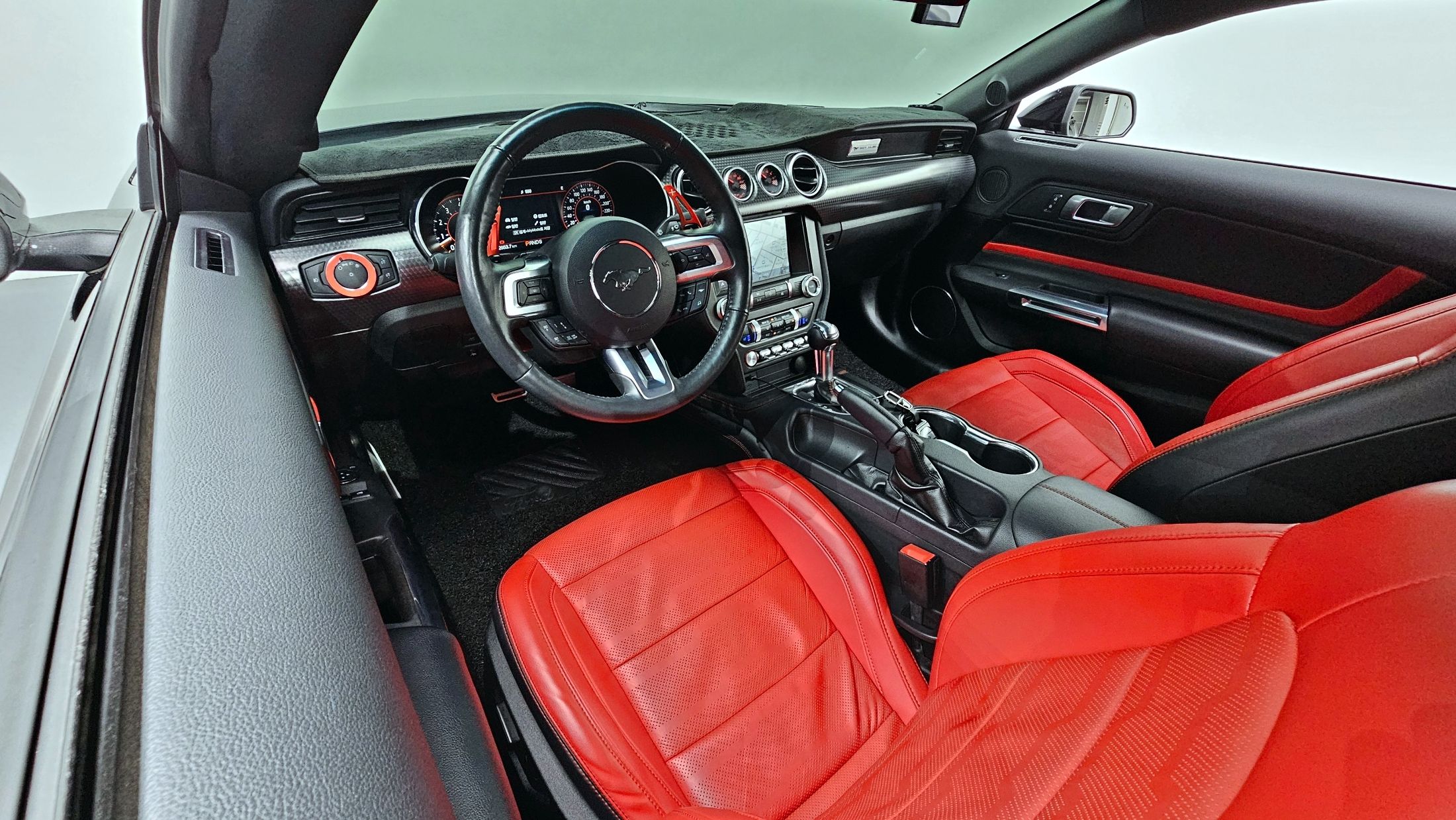 FORD MUSTANG 2021