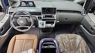 HYUNDAI STARIA 2025